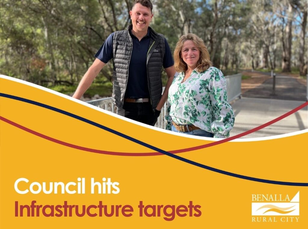 Website tile showing Mayor and Deputy on Link Island Bridge